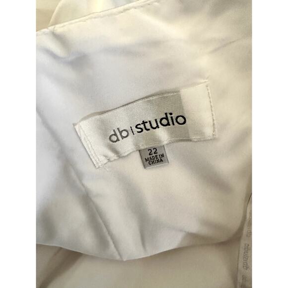 David's Bridal Studio Wedding Dress Engagement White Plus Size 22 NWT - Picture 4 of 6